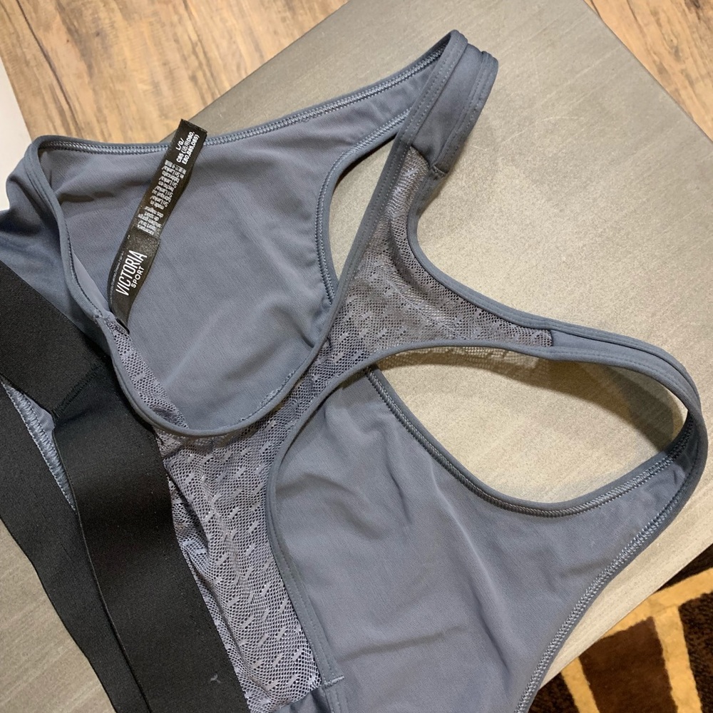 Sports bra - Picture 2 of 2
